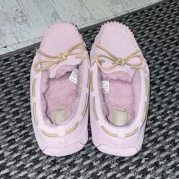 Ugg moccasins size 8 - Picture 2 of 4